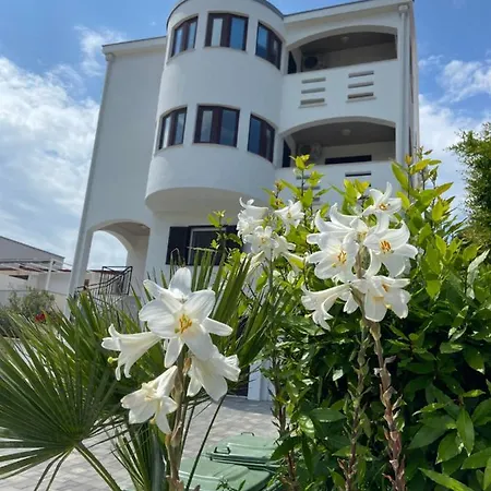 Apartments Mima Petrčane Zewnętrze zdjęcie